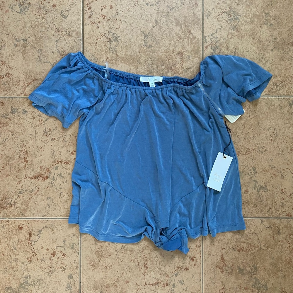 Brand new Active USA top